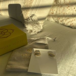 Kendra Scott Earrings!